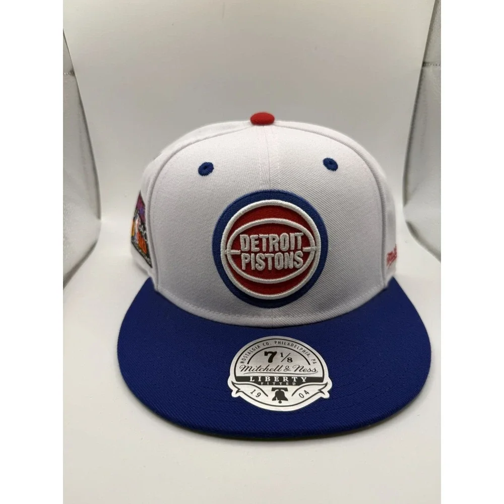 Mitchell &‎ Ness Detroit Pistons Snapback Hat 7 1/8 White/Royal Blue NBA HWC